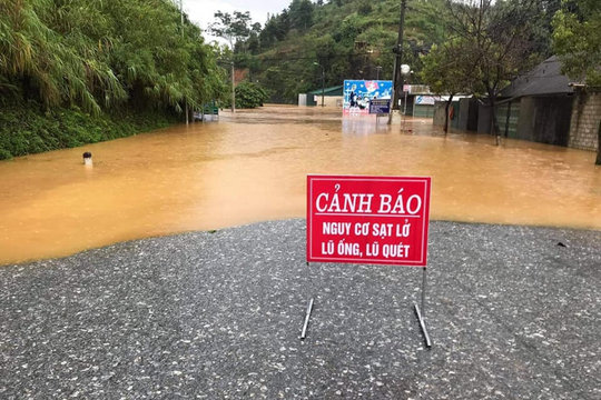 Mưa lớn gây ngập lụt ở Lào Cai
