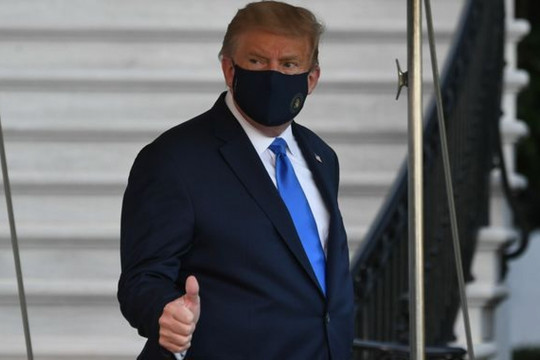 Gõ cửa sàn 5/10: Chứng khoán Mỹ giảm điểm sau khi Tổng thống Donald Trump mắc COVID-19 