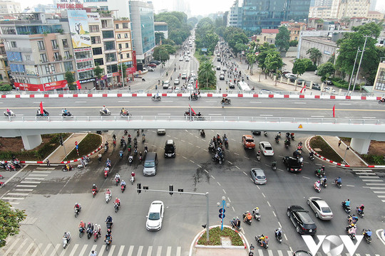 Kỷ niệm 1010 năm Thăng Long - Hà Nội: Những mảng sáng giao thông Thủ đô 
