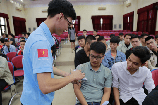 Phan Văn Quốc - "Chọn nghề phù hợp và đam mê, thành công đến từng ngày" (09/10/2020)