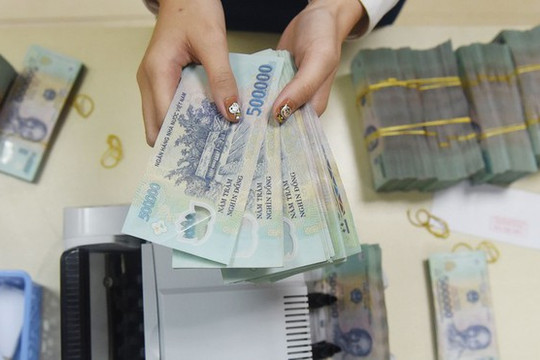 Chuyển động thị trường: Cổ phiếu ngân hàng chịu tác động rủi ro từ nợ xấu? 