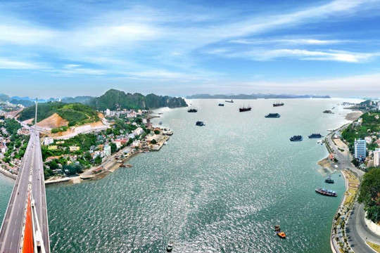 Phát triển 'nóng' và nguy cơ thiếu bền vững của đô thị biển Việt Nam 