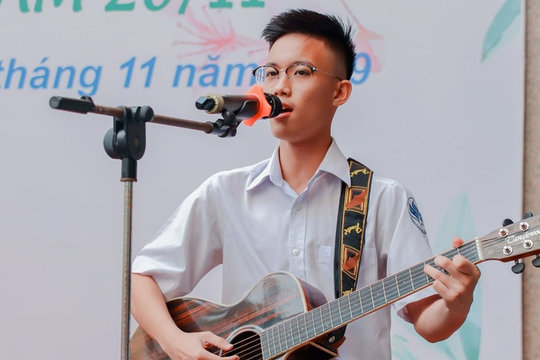 Xúc động ca khúc về 13 chiến sĩ hy sinh tại Rào Trăng 3 của nam sinh lớp 12