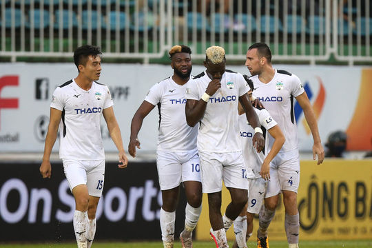 V-League mặc niệm, quyên góp ủng hộ đồng bào bị lũ lụt