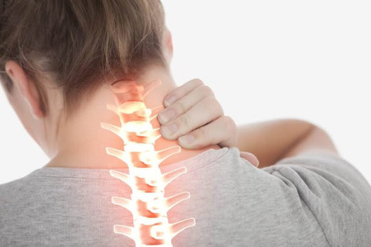 Dấu hiệu thoát vị đĩa đệm cổ và cách chữa