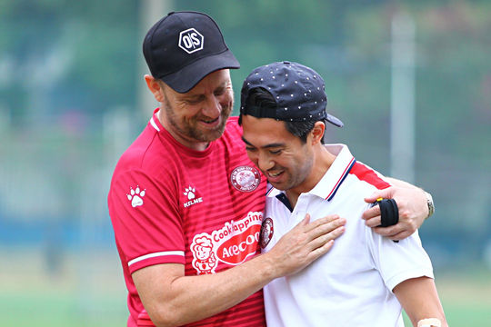 Cầu thủ V-League bị phạt tiền nếu tăng cân sau Tết
