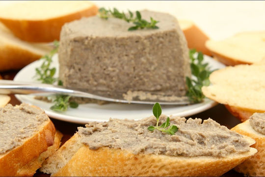 Nhiều người ngộ độc botulinum nghi do ăn pate chay, Bộ Y tế ra khuyến cáo khẩn