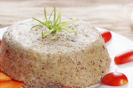 Chưa xác định pate hay chả làm 5 người nguy kịch, 1 chết do ăn bún riêu chay