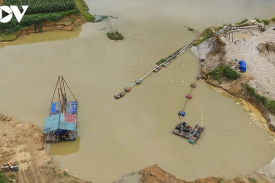Yêu cầu công khai giấy phép khai thác cát, sỏi lòng sông để người dân giám sát