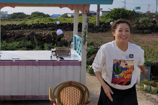 'Đệ nhất mỹ nhân Hàn' Kim Hee Sun lộ cằm ngấn mỡ khiến fan giật mình
