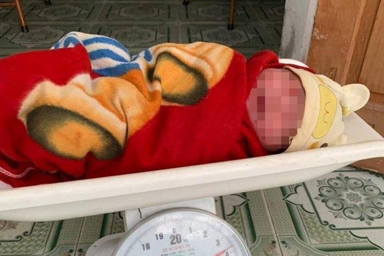 Hải Phòng: Bé gái 2 ngày tuổi bị bỏ rơi ở khe cột điện viễn thông