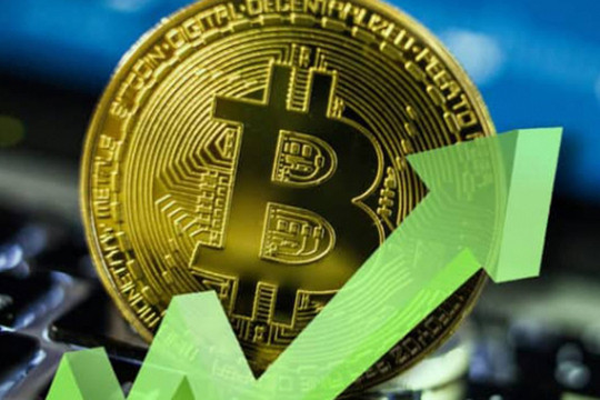 Bitcoin bất ngờ bật tăng mạnh, vượt mốc 50.000 USD