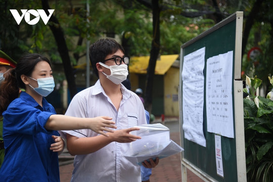 Xét tuyển đại học 2021: Điểm chuẩn tăng chóng mặt, thí sinh điểm cao vẫn... trượt