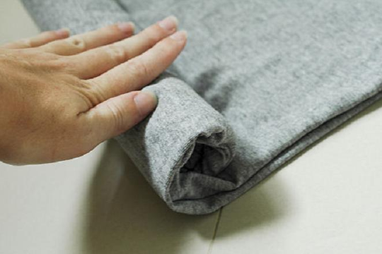 7 mẹo làm phẳng quần áo mà không cần bàn là