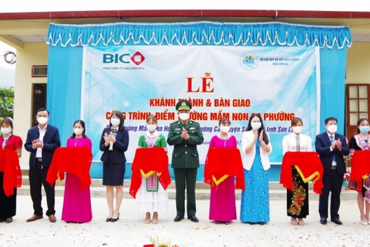 Bộ đội biên phòng Sơn La bàn giao điểm trường cho trẻ em nghèo vùng biên giới