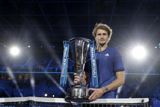 Đánh bại Medvedev, Alexander Zverev vô địch ATP Finals