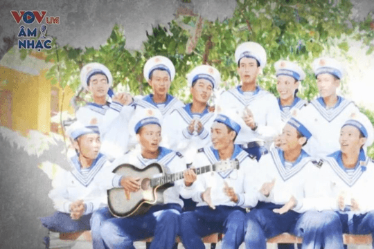 Video: Hát tình ca ở Trường Sa