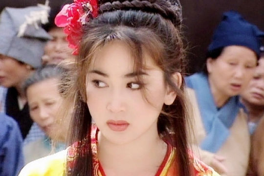 Tuổi U60, nàng Phan Kim Liên gợi cảm nhất màn ảnh vẫn gây bão vì cảnh nóng