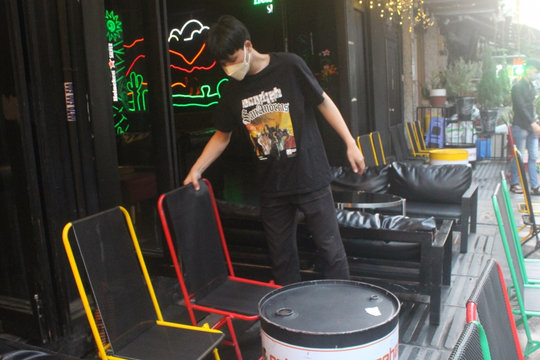 Quán karaoke, bar tại TP.HCM sẵn sàng đón khách trở lại