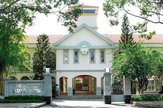 TP.HCM yêu cầu làm rõ trách nhiệm hiệu trưởng mắc COVID-19 vẫn đến trường