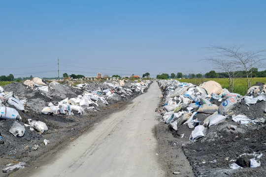 Chủ tịch UBND huyện Yên Phong (Bắc Ninh) bị yêu cầu rút kinh nghiệm việc xử lý môi trường