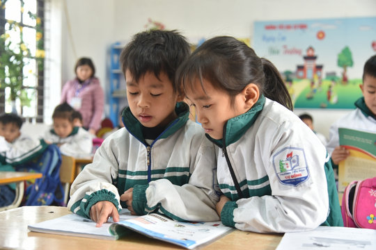 Tranh luận chữ "P" trong SGK lớp 1: Không dạy riêng chữ P học sinh lúng túng khi ghép âm