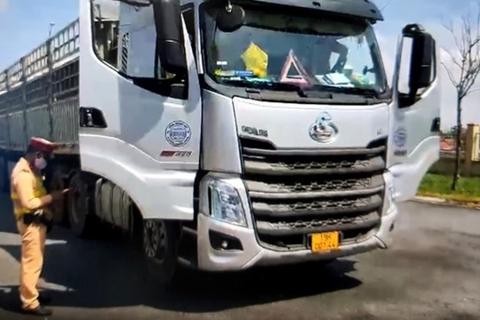 Liên tiếp phát hiện nhiều tài xế dương tính với ma túy trên cao tốc