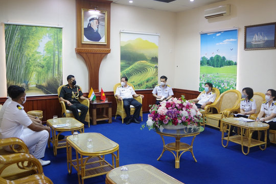 Tùy viên Quốc phòng Ấn Độ thăm Học viện Hải quân Việt Nam