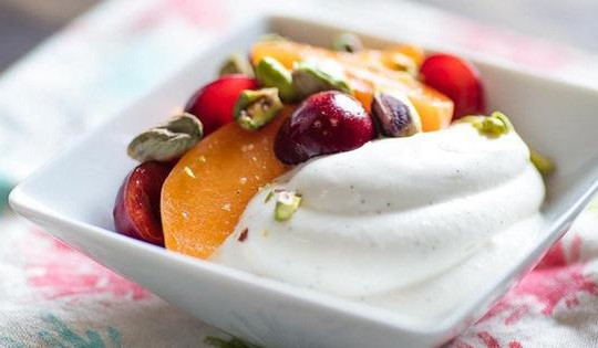Cách làm sữa chua Hy Lạp ăn khỏe người, đẹp da
