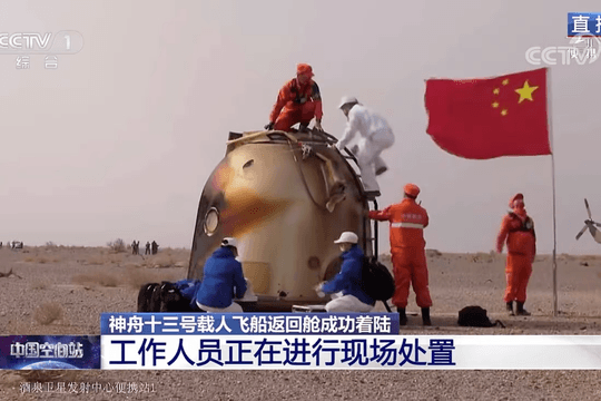 Phi hành gia Trung Quốc trở về sau sứ mệnh dài kỷ lục