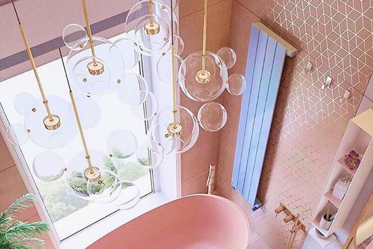 Thiết kế phòng tắm với tone hồng bắt mắt nữ tính