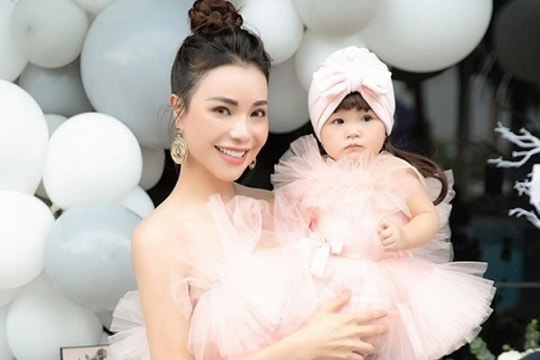 Trà Ngọc Hằng luôn cắn rứt bởi 2 lần định bỏ đứa con trong bụng