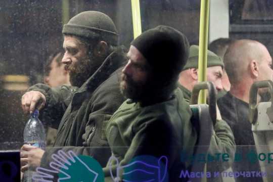 Các binh sĩ Ukraine bị Nga bắt giữ ở nhà máy Azovstal liệu có đối mặt án tử hình?