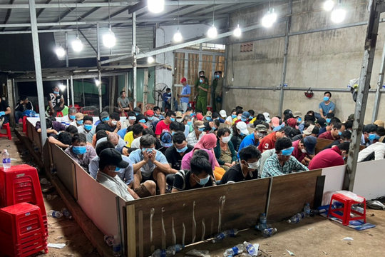 TP.HCM triệt phá sòng bạc quy mô lớn, hơn 120 người tham gia