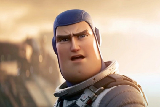"Lightyear" khó soán ngôi "Jurassic World Dominion" tại phòng vé Mỹ