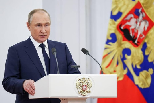 Tổng thống Putin tuyên bố xây dựng quân đội hùng mạnh hơn