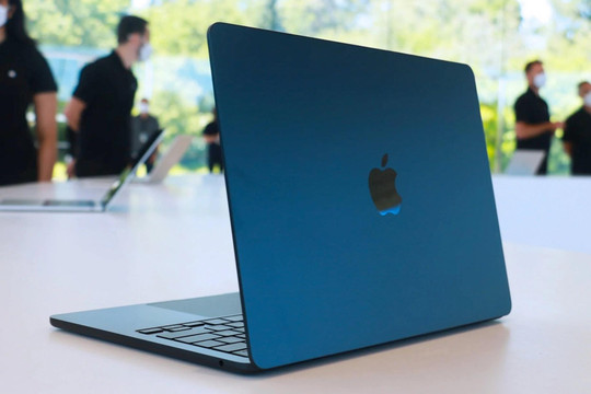 Thiếu sót đáng tiếc của MacBook Air M2