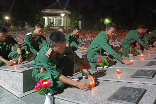 Tuổi trẻ Kon Tum thắp trên 7.000 ngọn nến tri ân các Anh hùng liệt sỹ