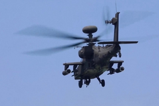 Trực thăng Mỹ Apache khai hỏa trong cuộc tập trận ở Hàn Quốc