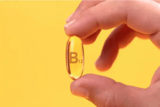 2 dấu hiệu trên mái tóc chứng tỏ bạn thiếu vitamin B12
