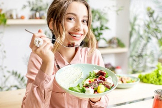 Ăn bát nhỏ để giảm cân: Bạn đã thử chưa?