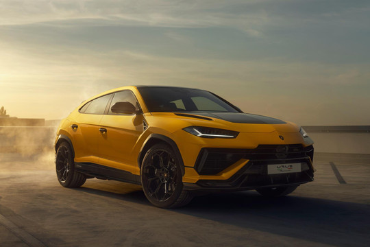 Lamborghini Urus Performante có giá 16,5 tỷ đồng tại Việt Nam