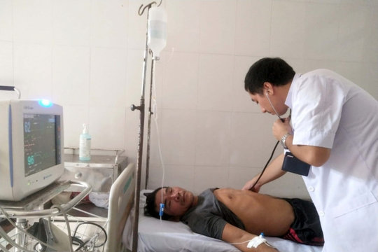 Khánh Hòa cấp cứu ngư dân bị tai nạn lao động tại huyện đảo Trường Sa