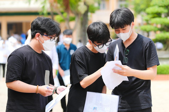 Điểm chuẩn đại học 2022: 10 ngành tăng nhiều nhất, 10 ngành giảm nhiều nhất