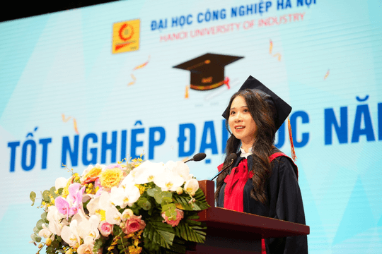 Hơn 5.500 sinh viên Đại học Công nghiệp Hà Nội nhận bằng tốt nghiệp năm 2022