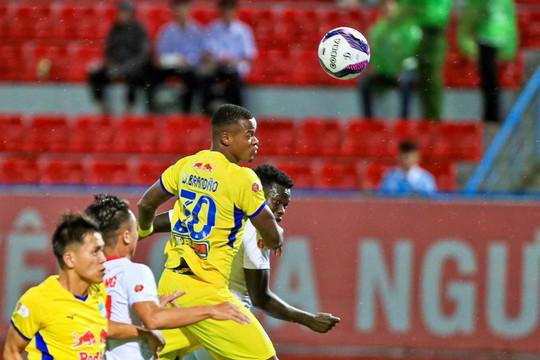 Trực tiếp Hải Phòng 0-1 HAGL: Công Phượng kiến tạo