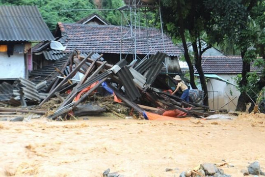 Lũ quét ở Nghệ An khiến 56 nhà bị cuốn trôi, nhiều người tay trắng sau một đêm