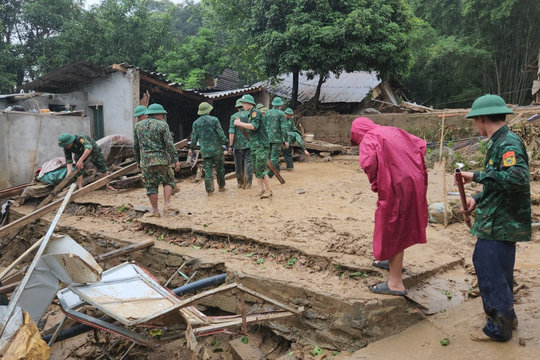 Nghệ An: Người mẹ khóc nghẹn nhớ lại giây phút con gái mới 4 tháng tuổi bị lũ cuốn trôi