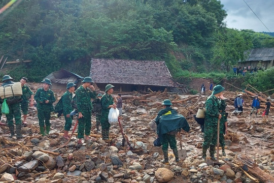 Nước mắt vùng tâm lũ Kỳ Sơn (Nghệ An)