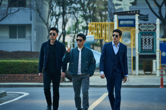 Bom tấn triệu đô của Hyun Bin và Yoon A chính thức "hạ cánh" rạp Việt